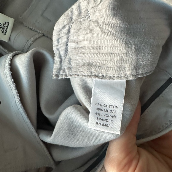 Light gray Banana Republic Jackson Fit, Women’s Size 4P, Dress Pants - Picture 4 of 6